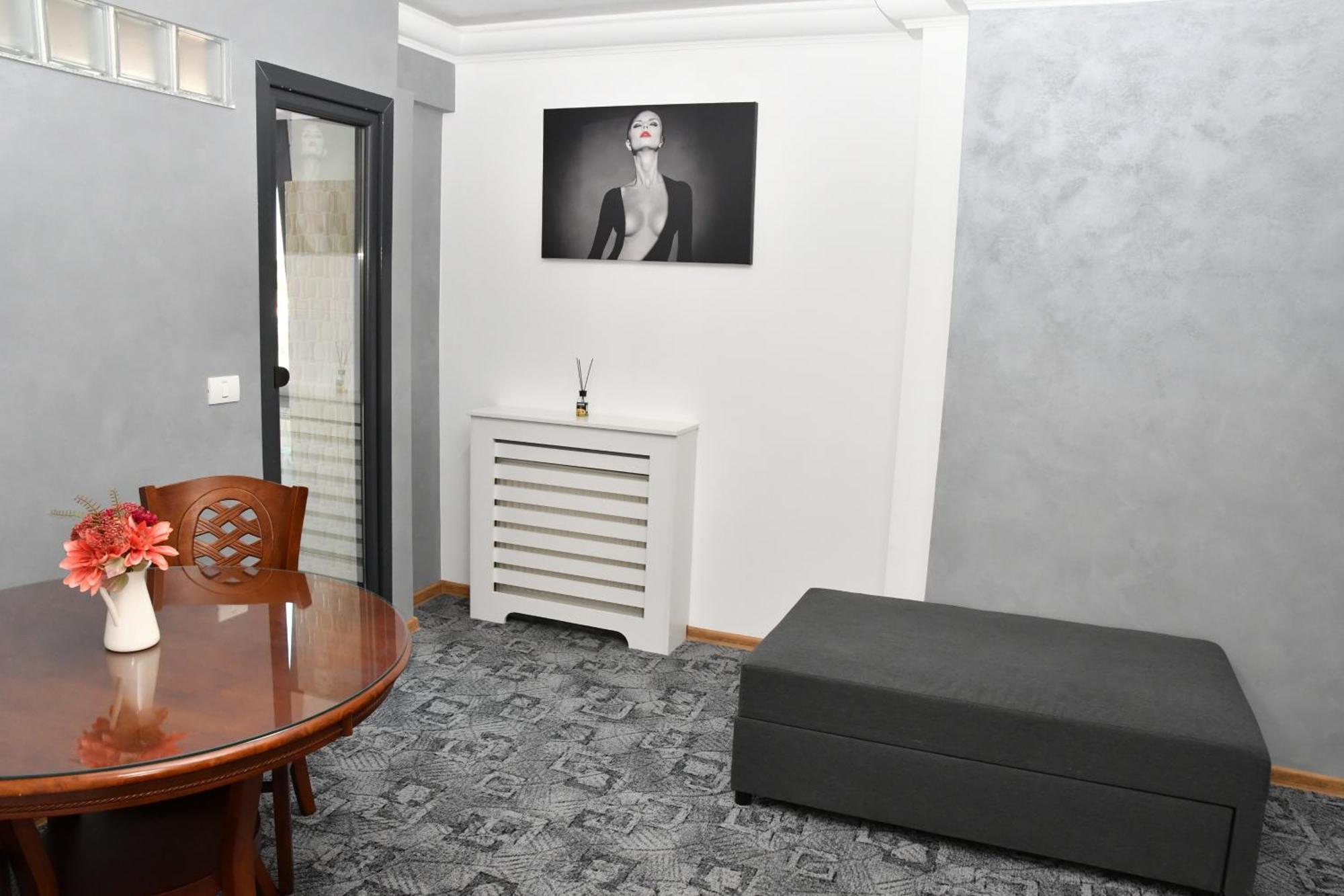 Apartament Luxury - Promenada Mall 크라이오바 외부 사진